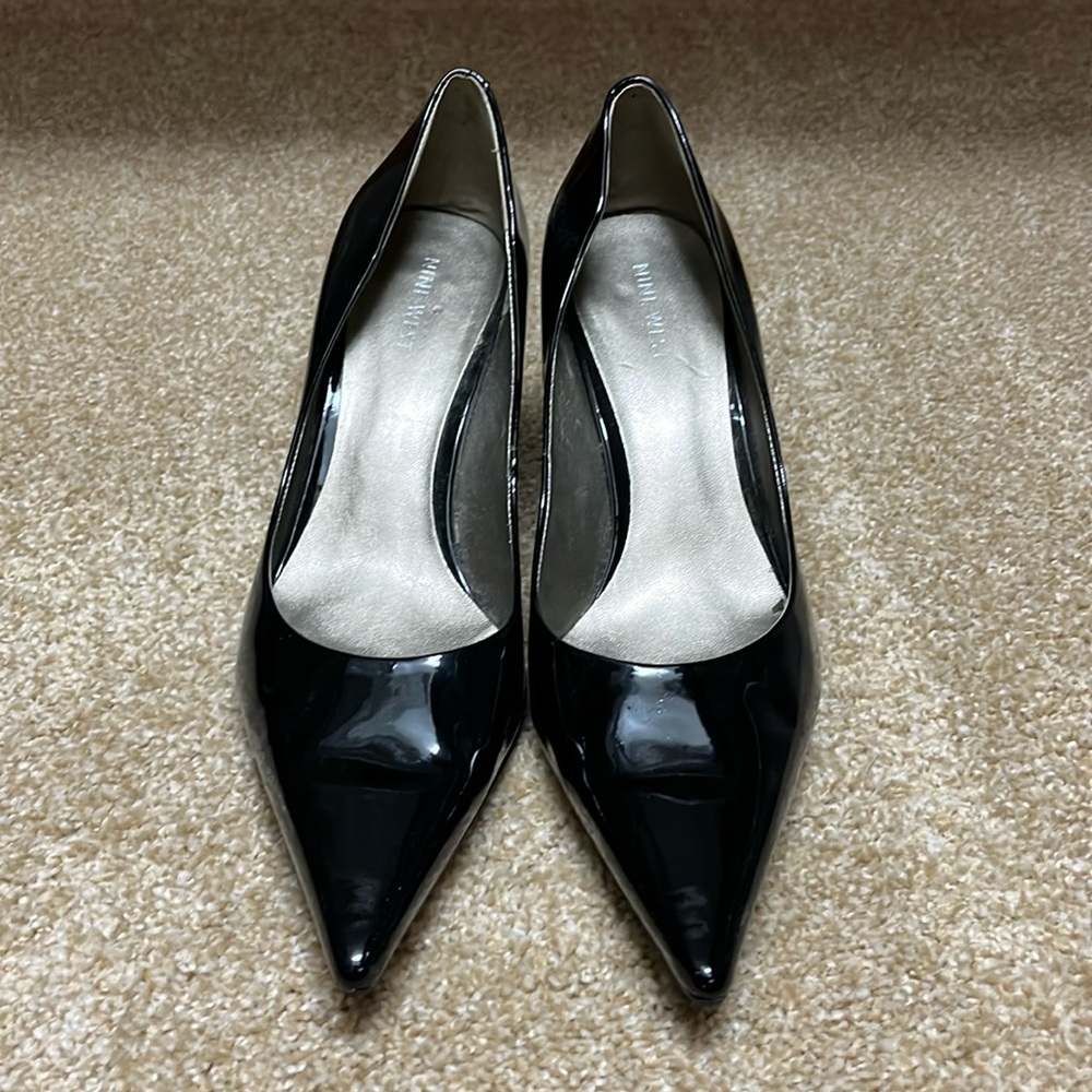 Nine West patent leather black women’s 8.5 pointy-toe 2.5” heels.